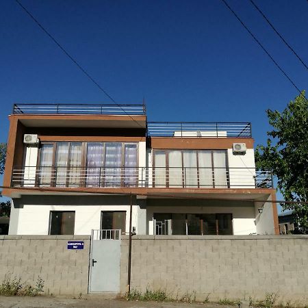 Agora Appartamento Tbilisi Esterno foto