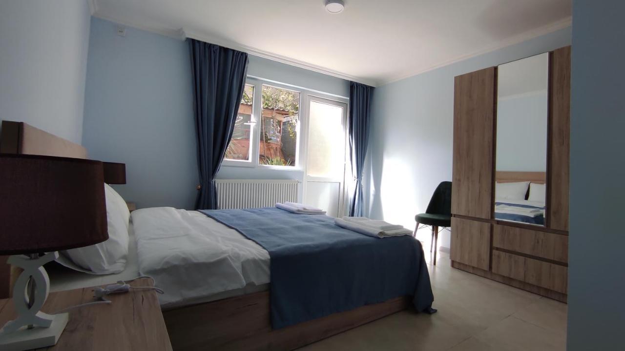 Agora Appartamento Tbilisi Esterno foto