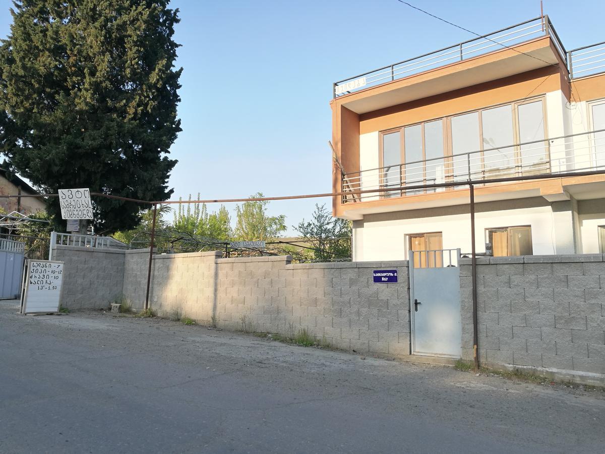 Agora Appartamento Tbilisi Esterno foto