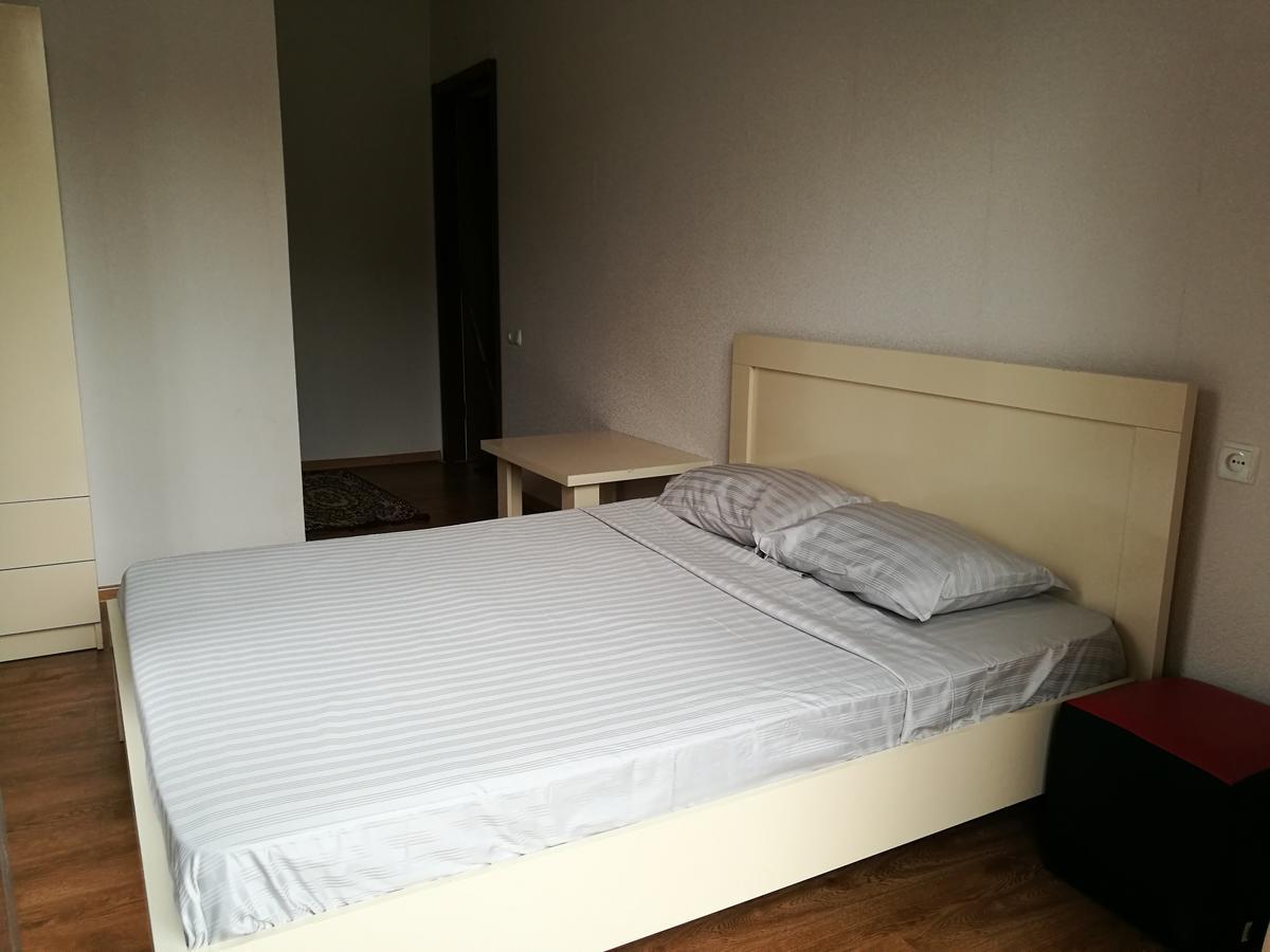Agora Appartamento Tbilisi Esterno foto