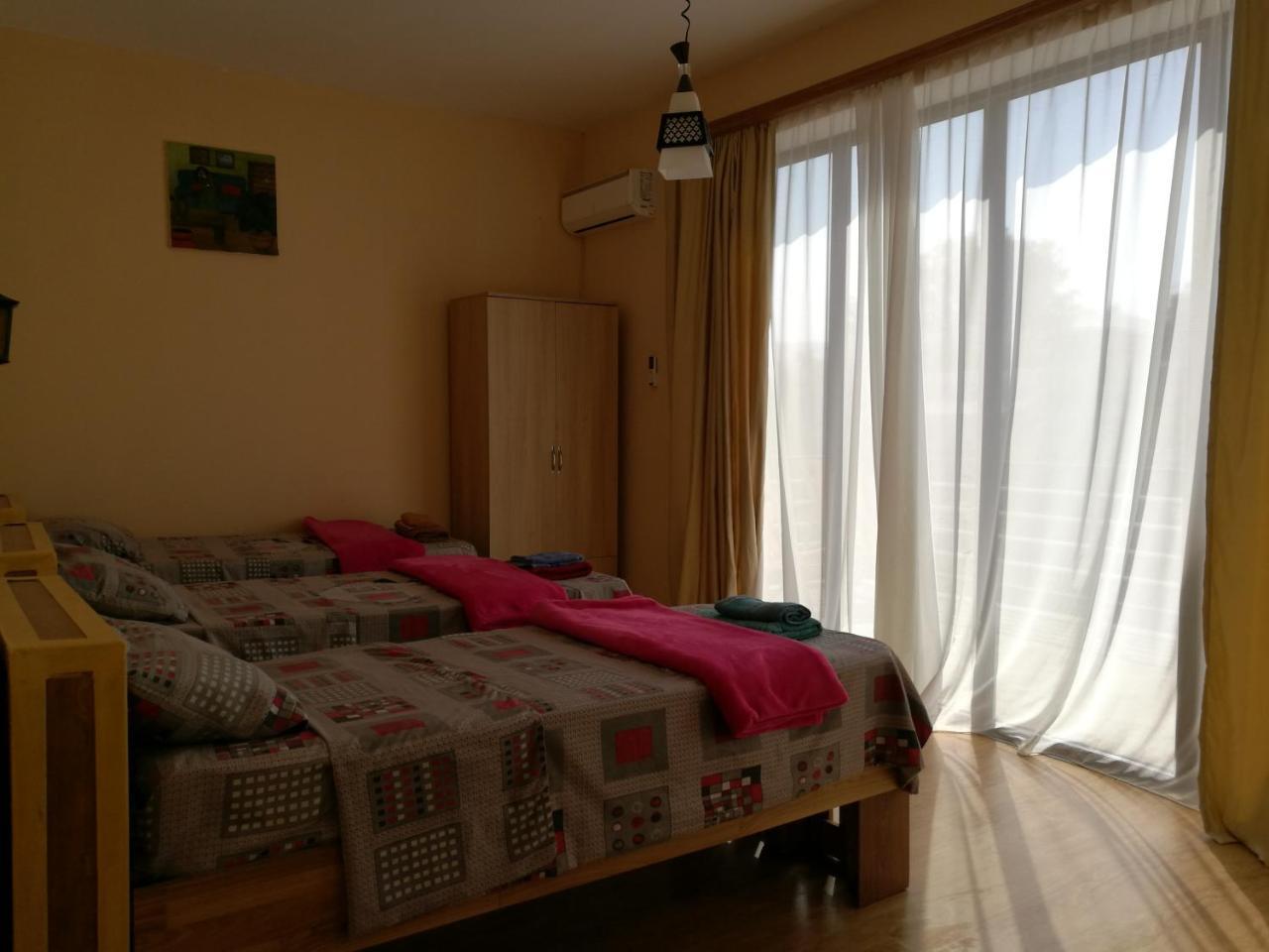 Agora Appartamento Tbilisi Esterno foto