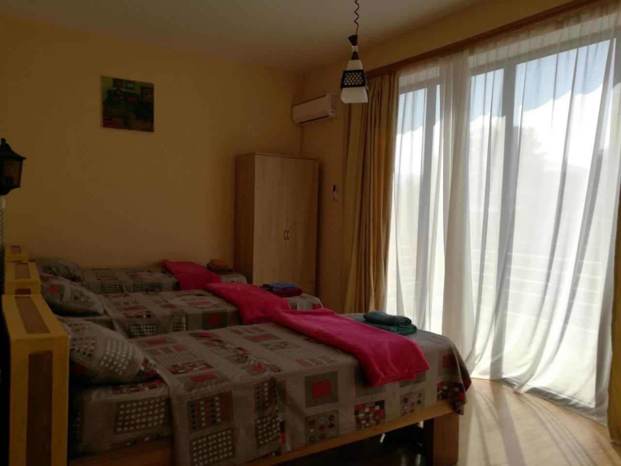 Agora Appartamento Tbilisi Esterno foto
