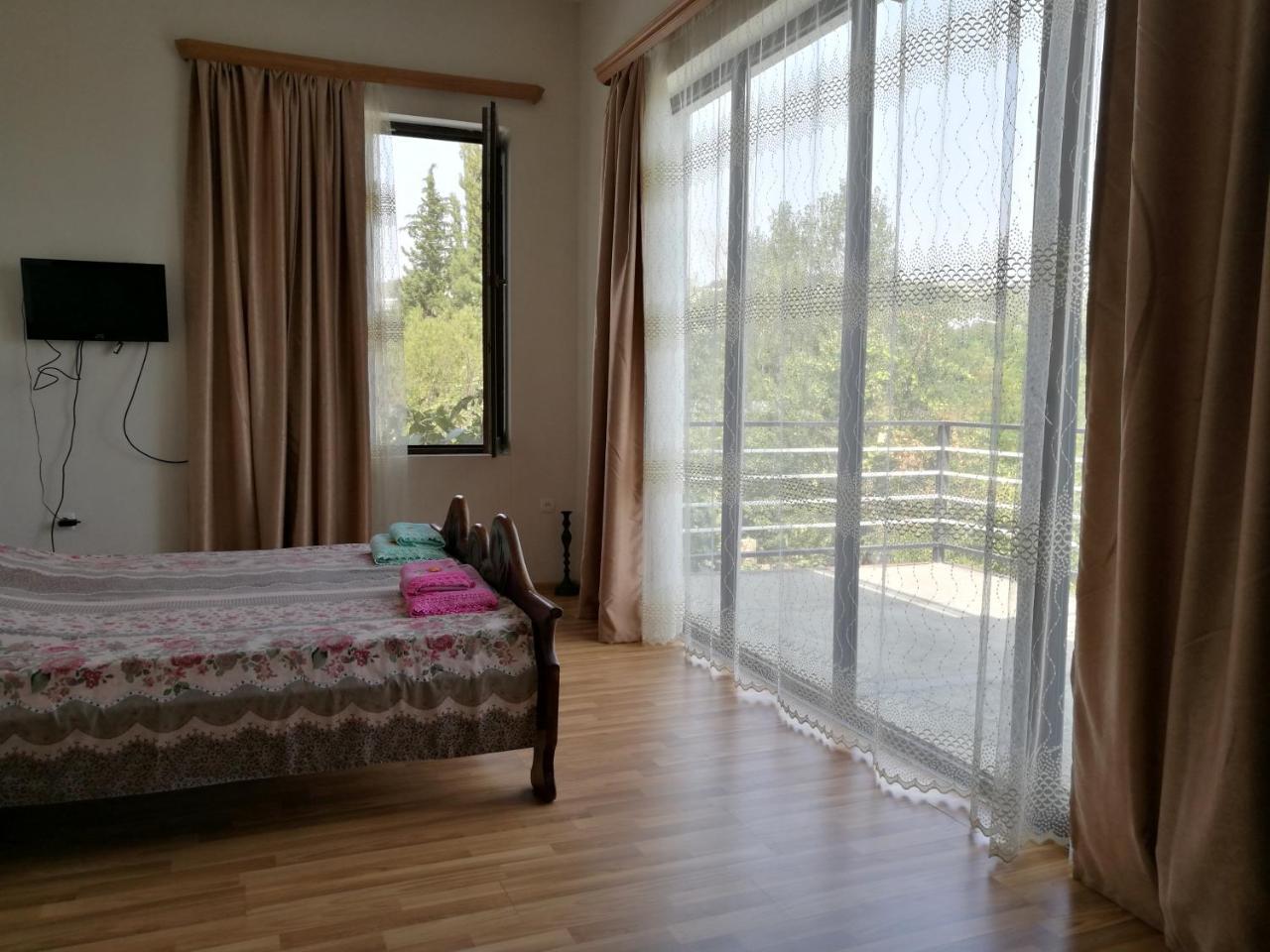 Agora Appartamento Tbilisi Esterno foto